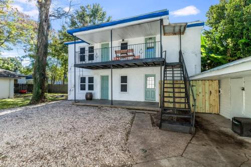 Freetown - Port Rico House | Inviting Lafayette Room - Friendly Shared Home