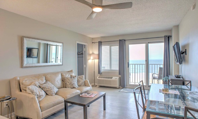 Northeast Virginia Beach Condo | Inviting Virginia Beach Condo w/Community Pool