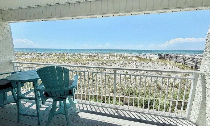 Fort Walton Beach Condo | IS #203 - GULF FRONT, SPECTACULAR VIEWS! BEACH SERVICE INCLUDED! BOOK NOW!