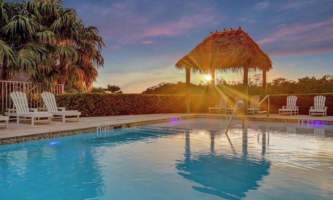 Islamorada Villa | Isla Key Lime: Boutique Resort, FREE Boat Dockage Sept-Oct Only!