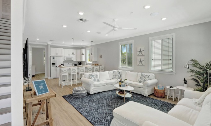 Islamorada Villa | Isla Lychee: Boutique Resort, FREE Boat Dockage Sep-Oct Only!