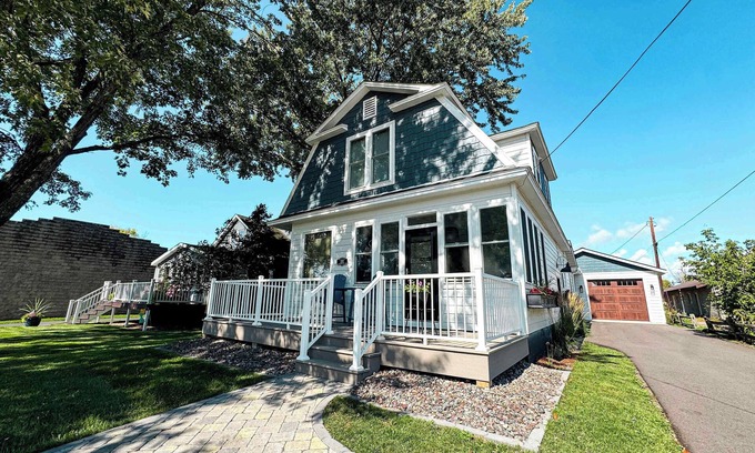 Minocqua House | Island House Summary:
