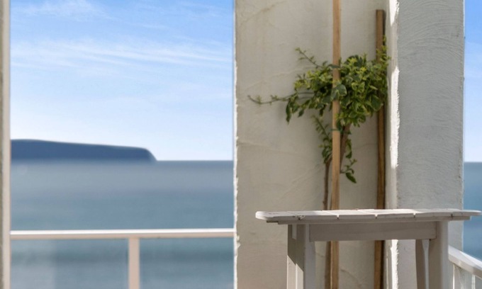 Whale Beach House | ISLAND IN THE SUN by Palm Beach Holiday Rentals