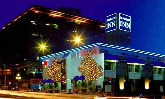 Downtown Victoria Hotel | Island Travel Inn