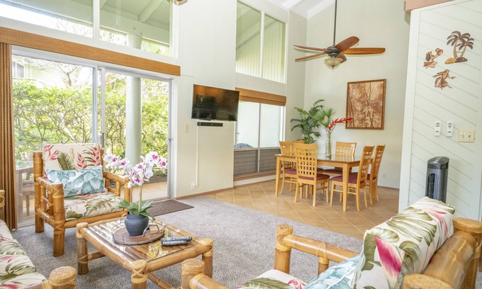 Princeville House | Island Vibes!/2BR 2BA Princeville Townhouse/Walk to Beach/Fast WiFi