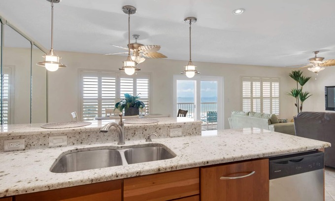 Fort Walton Beach Condo | Islander Beach Resort/Direct Gulf view from 4th Floor/Sleep 6/No Pets/No Smoking