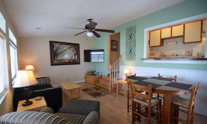 Isle of Palms Condo | Isle of Palms One Bedroom Condo 1/2 block Front Beach fun