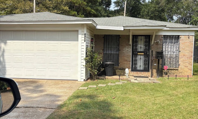 Jackson House | .It is located next street over from Medgar Evers home