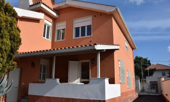 Villaggio del Pino-Le Ginestre House | Villa Cinzia - Appartamento con Terrazza