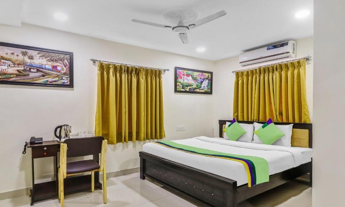 Kukatpally Housing Board Colony Hotel | Itsy By Treebo - Royal Galaxy Kukatpally