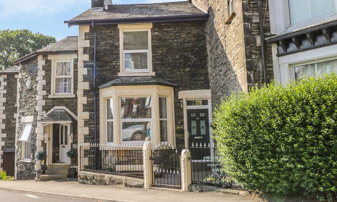 Bowness-on-Windermere Cottage | IVY BANK, pet friendly, with open fire in Windermere