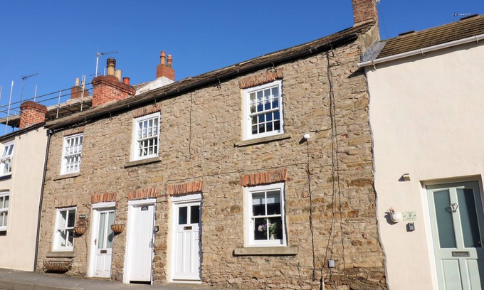 Richmond Cottage | IVY COTTAGE, pet friendly, character holiday cottage in Richmond