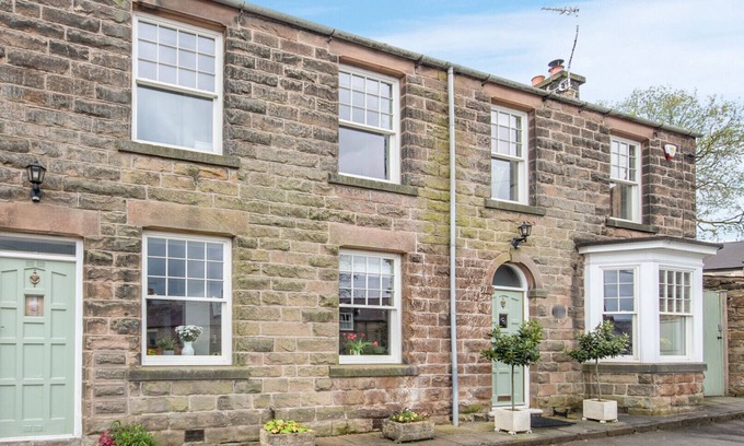 Crich House | Ivy Dene - Three Bedroom House, Sleeps 6