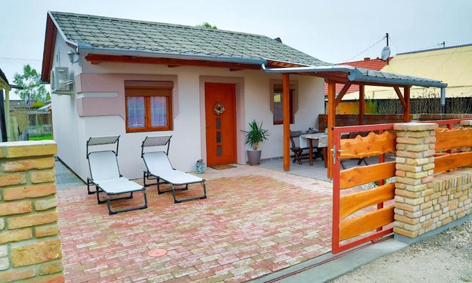 Buzsak House | Jázmin Apartman