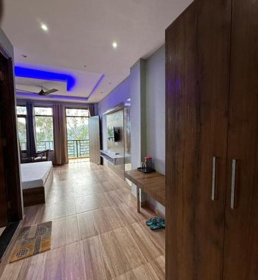 Arki Hotel | J&B Royal Complex
