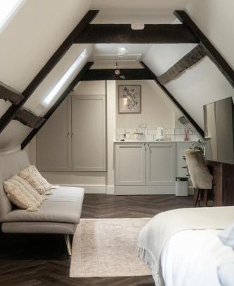 Harleston Hotel | J.D.Young