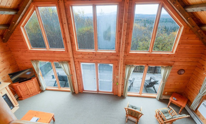 Jackman Cabin | Jackman 3BR Cabin – Snowy Seasonal Escape