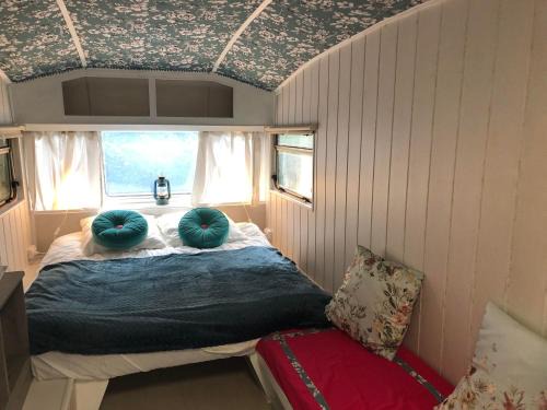 Commana Other | Jacobs Hideaway