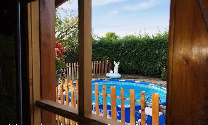 Ferolles Apartment | Jacuzzi Balnéo piscine "La Palmeraie Oasis"