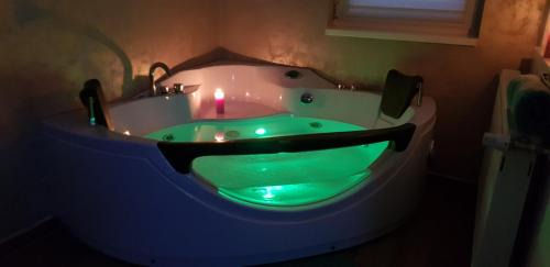 Subotica House | Jacuzzi Room