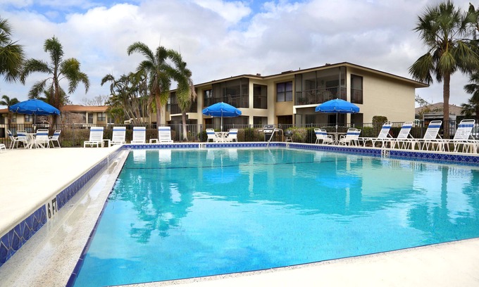 Truckland Condo | JAK'S Hideaway Close to the Beach