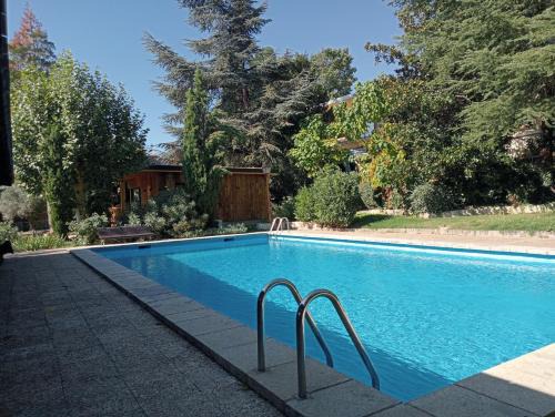 Becerril de la Sierra House | Jardín Las Secuoyas