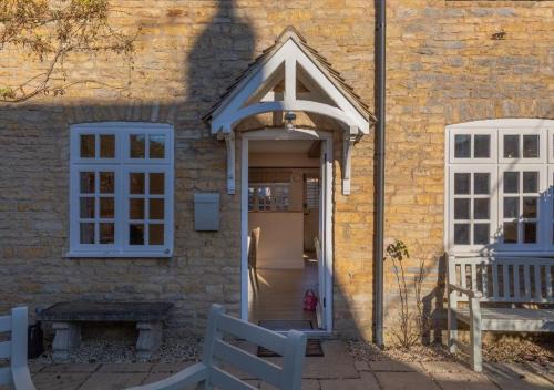 Bourton House | Jasmine Cottage - 2 Bedroom in Heart of Bourton!