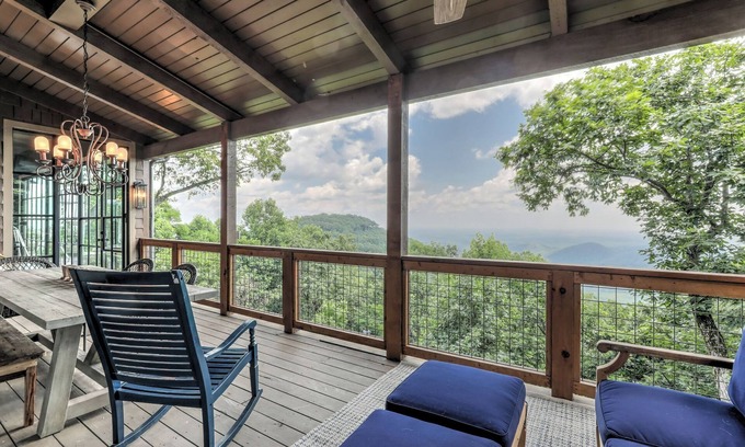 Big Canoe Villa | Jaw-Dropping Vistas, Fireside Cocoa, Ping-Pong Nights & Days at the Lakes - Whispering Sky Lodge