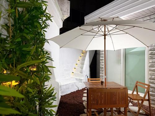 Downtown Apartment | Jeju Island New Accommodation Shiloh Stay