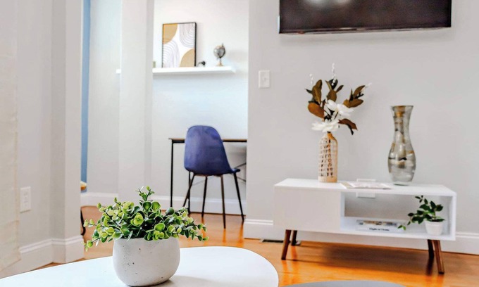 Federal Hill Apartment | Jennifer's Providence Modern Urban Getaway w/Relaxing Deck