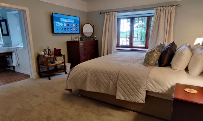 Bossington Bed & Breakfast | Jennifrieds superking or twin