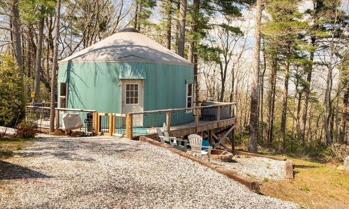 Fancy Gap House | Jenny's Yurt/Hot Tub By the BRPW, 3 Miles to I-77
