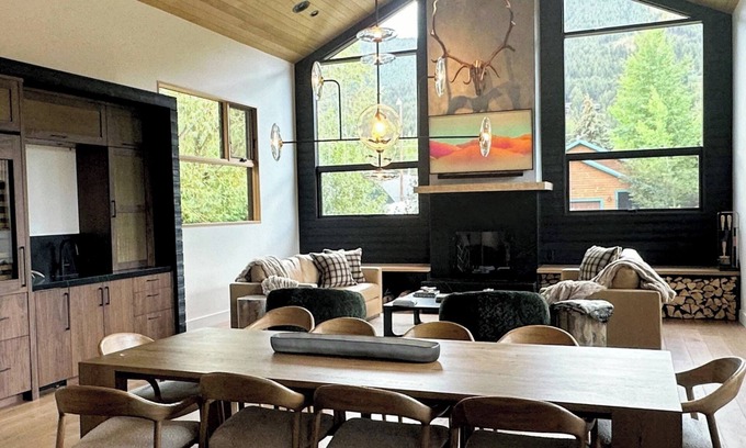 Jackson House | JHRL - Mountain Momma Home