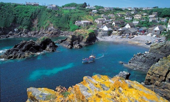 Cadgwith House | Jimmers Loft@Cadgwith Cove-Beautiful Sea Views