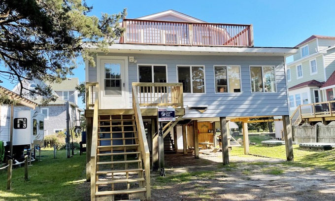 Ocracoke House | JJ's Getaway: Spacious pet friendly home, centrally located.