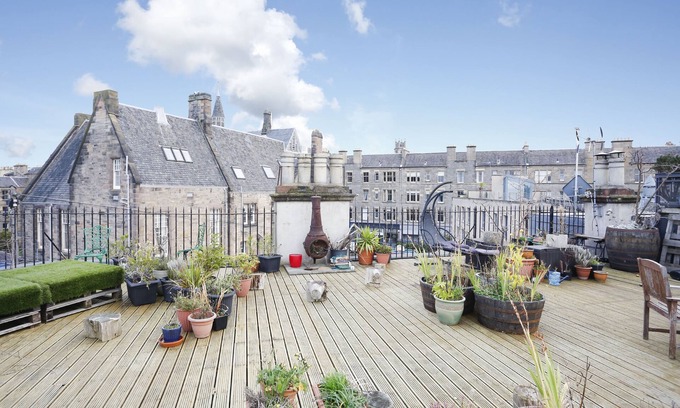 Bonnington Apartment | JOIVY Modern 1-Br Apt W/Communal Terrace In Trendy Stockbridge