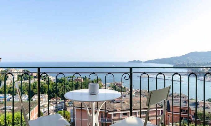 Rapallo Apartment | JOIVY Spectacular Sea View Apt for 5 with Terrace