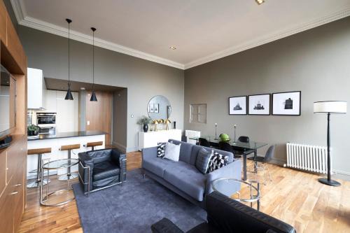 Old Town Apartment | JOIVY Stunning Flat near Edinburgh Castle