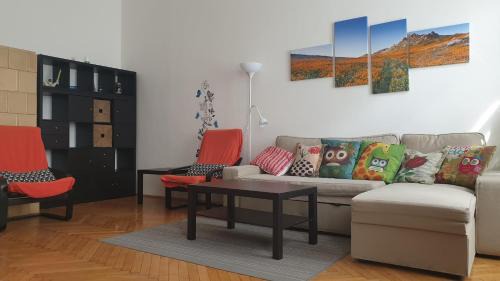 Palace District Apartment | Jolanda Apartment