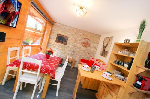 Les Deux Alpes Apartment | Joli appartement à l'arrière du Chalet Chantelouve