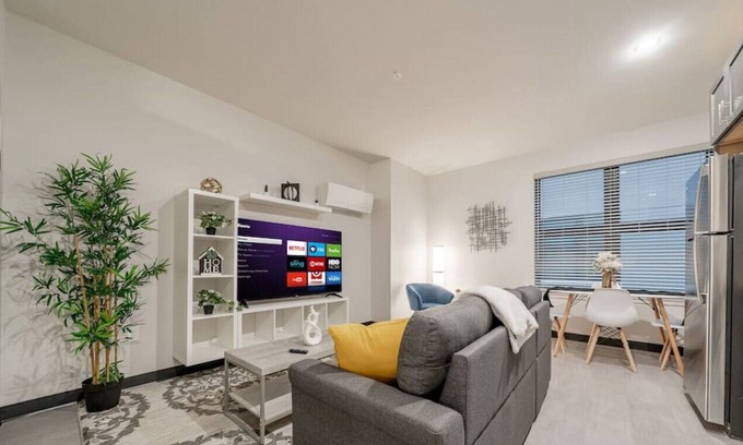 Westown Apartment | Journal Commons 314 · Spacious 1BR Studio | Walk to Fiser Forum | WI-FI