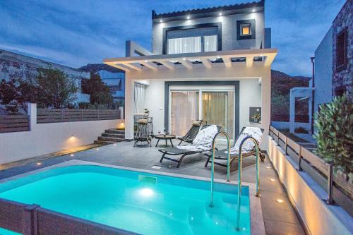 Nea Iraklitsa Villa | JOY C Deluxe