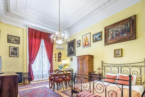 Palace District Apartment | Jozsef-Corvin Central