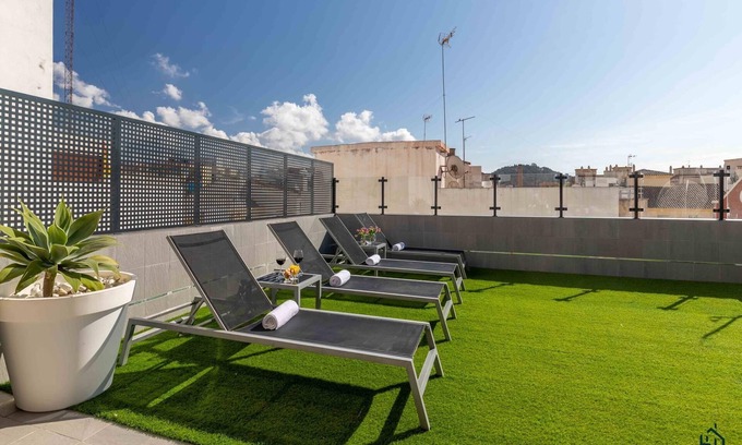 La Trinidad Apartment | Juan de Austria 2A Living4malaga