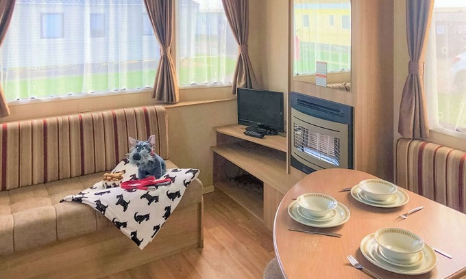 Skegness House | Juniper Standard (Pet Friendly)