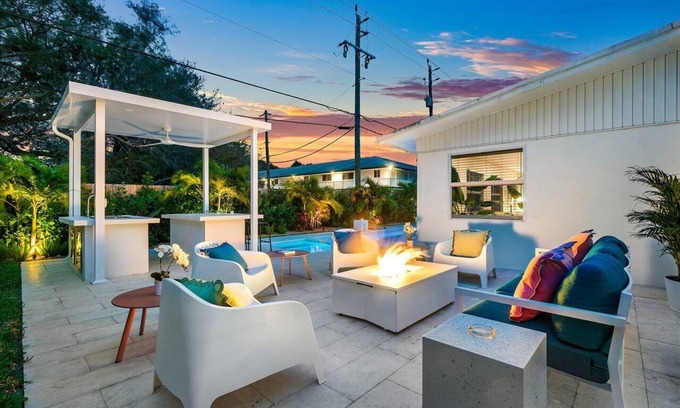 Tequesta House | Jupiter Sands, Tequesta | Pool/Spa. Sleeps 10!