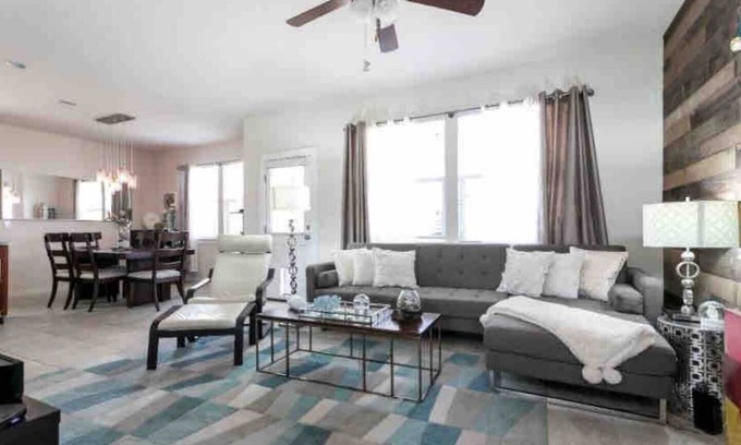 Austin House | Just 10 minutes south of the airport, COTA and 12min to DT Eastside