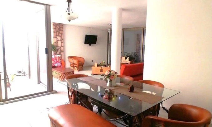 Guadalajara Apartment | Just a 10 minute walk from the center of Tlaquepaque with garage.