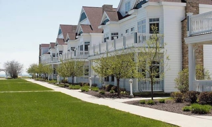 Sheboygan Condo | Just Beachy: 4 Bedroom, Sleeps 12!