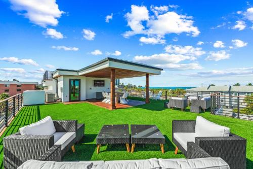 Sarasota House | Just Lanai-ing Around